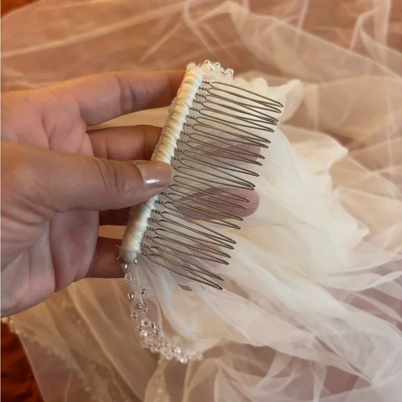 Untamed Petals Gossip Cathedral length veil - Picture 5 of 7